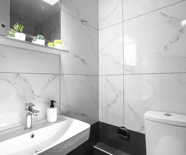Breez Apartments, The Luxury *