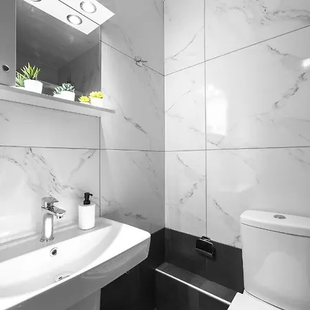 Breez Apartments, The Luxury *